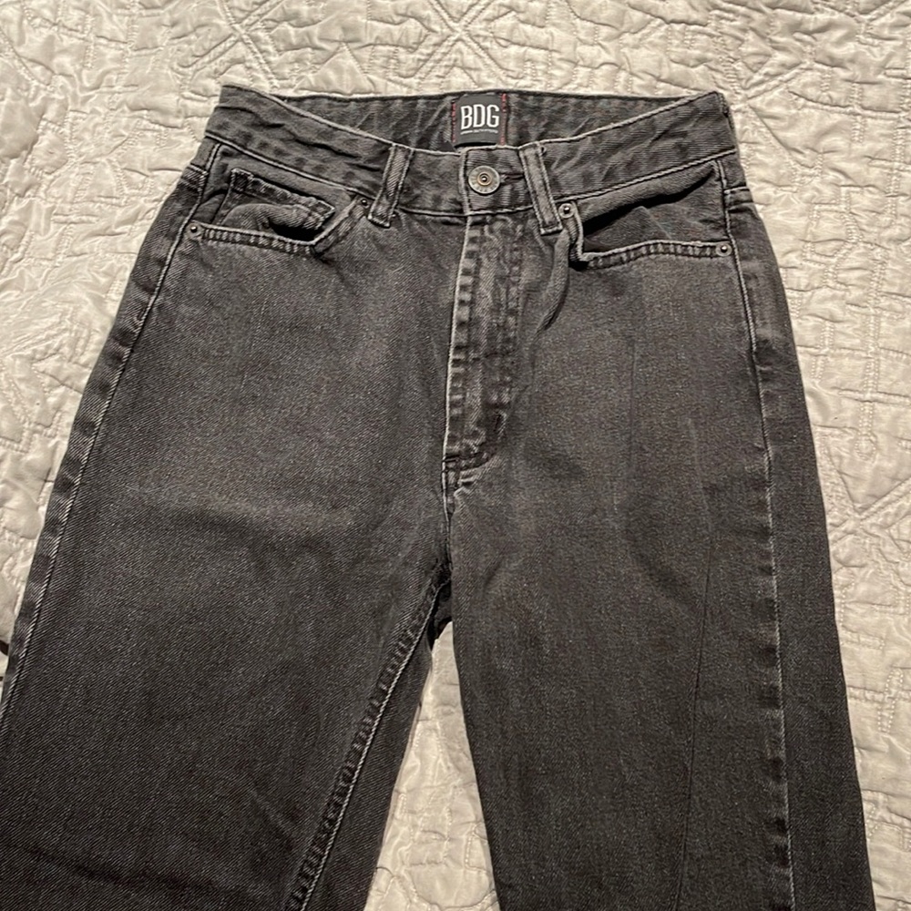 Black urban outfitters mom jeans